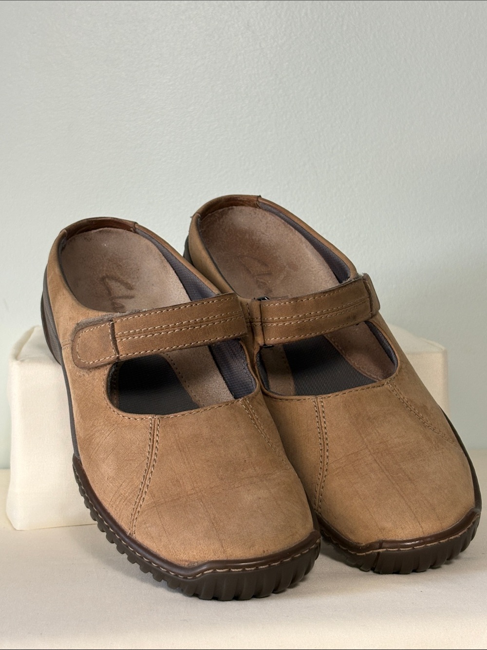 Legacy Style Beige Clarks Casual Mary Jane Comfort Slip-on Mules/Clogs. Size-6